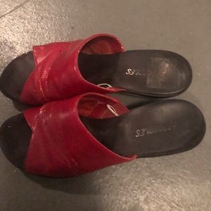 Woman beautiful slippers size 7